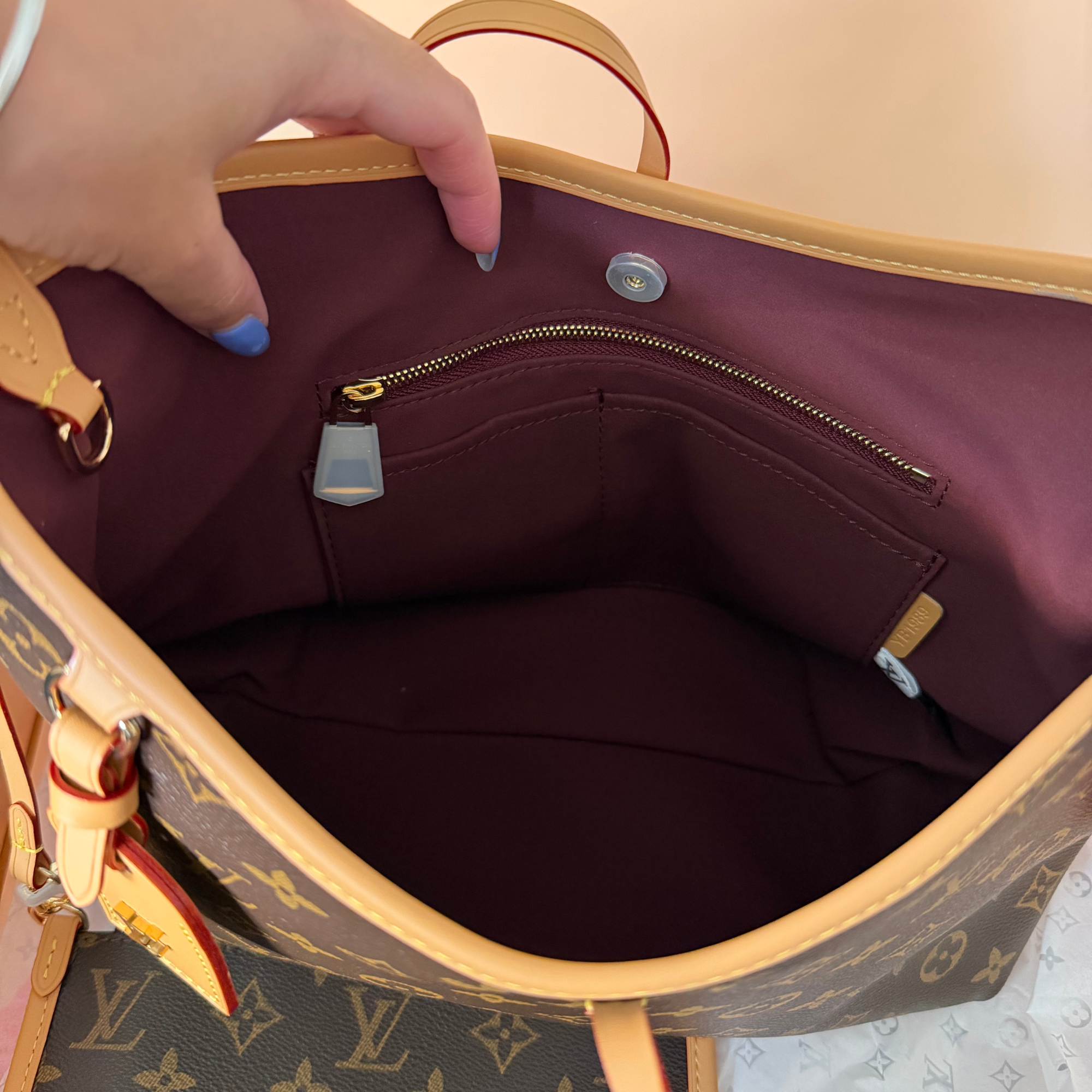 Cartera LV CarryAll Monogram