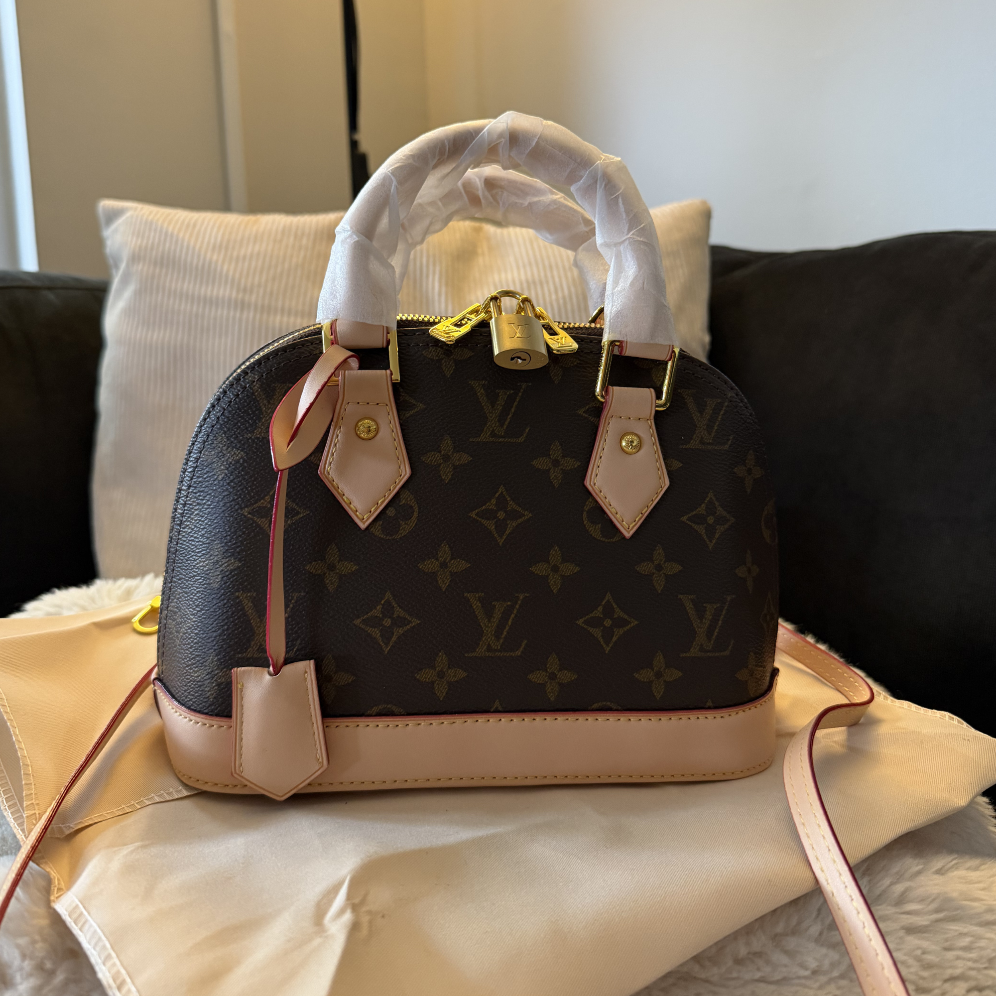 Cartera LV Alma Monogram