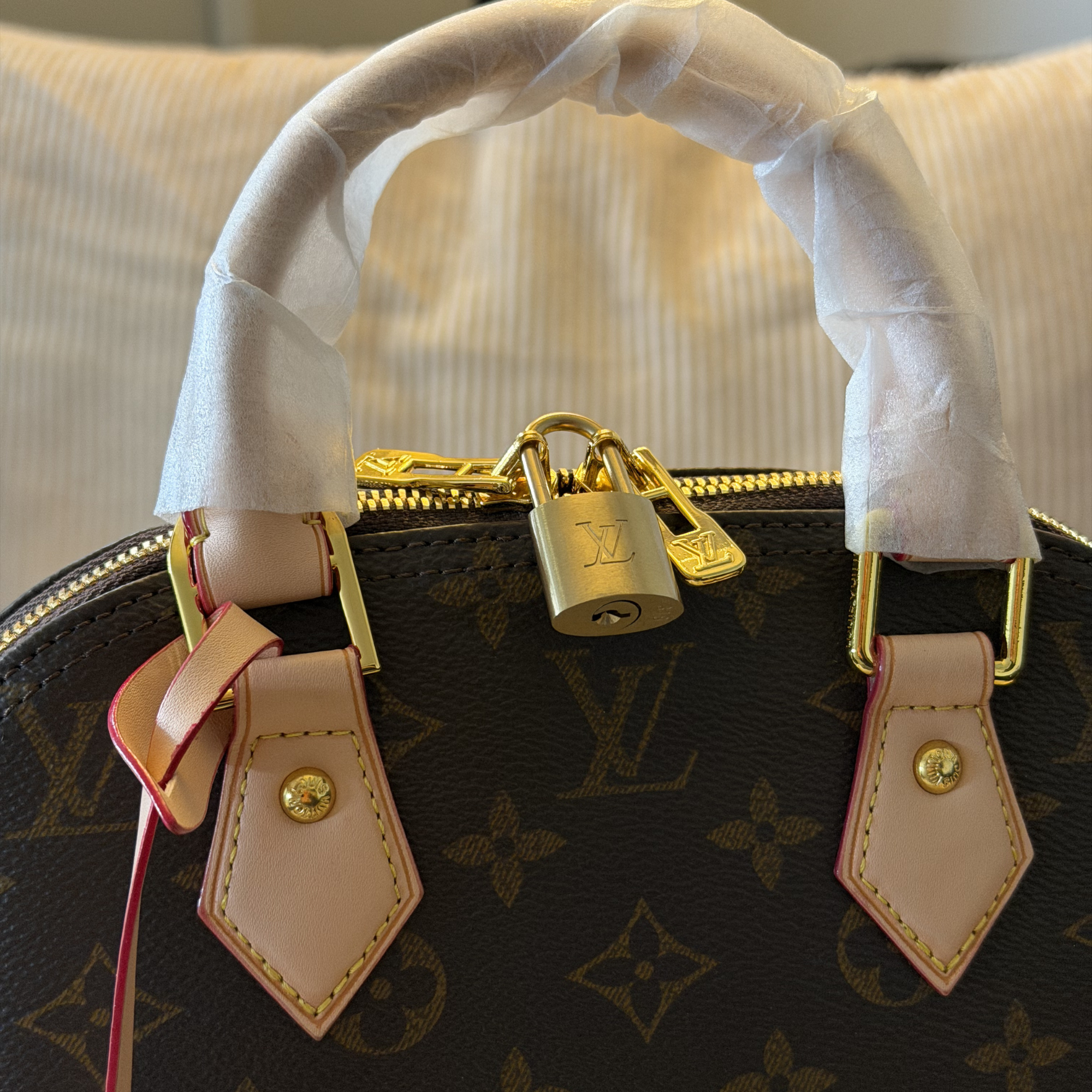 Cartera LV Alma Monogram